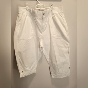 EVRI capri pants